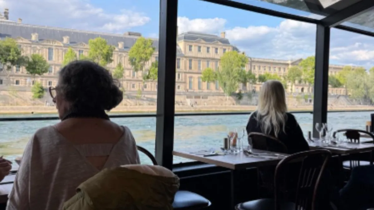 Seine River Cruise with Parisian Lunch or Dinner