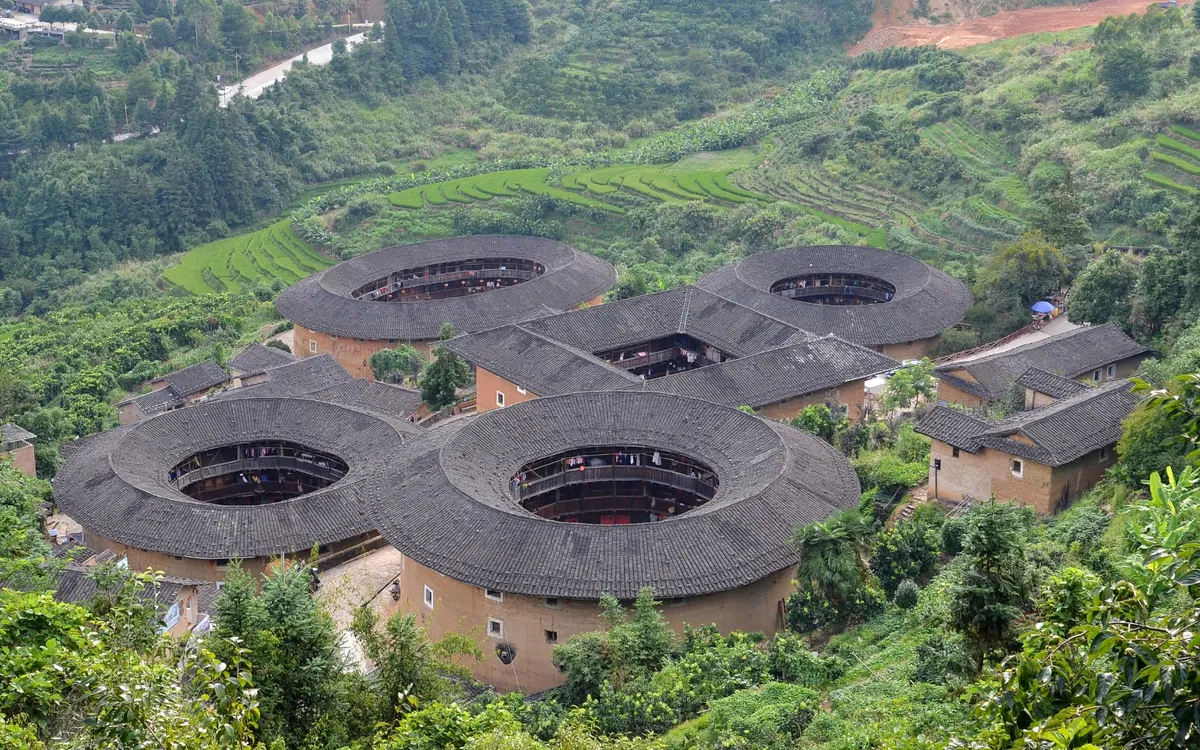 Der Tianluokeng-Tulou-Cluster gilt als der exquisiteste Tulou-Komplex in Fujian