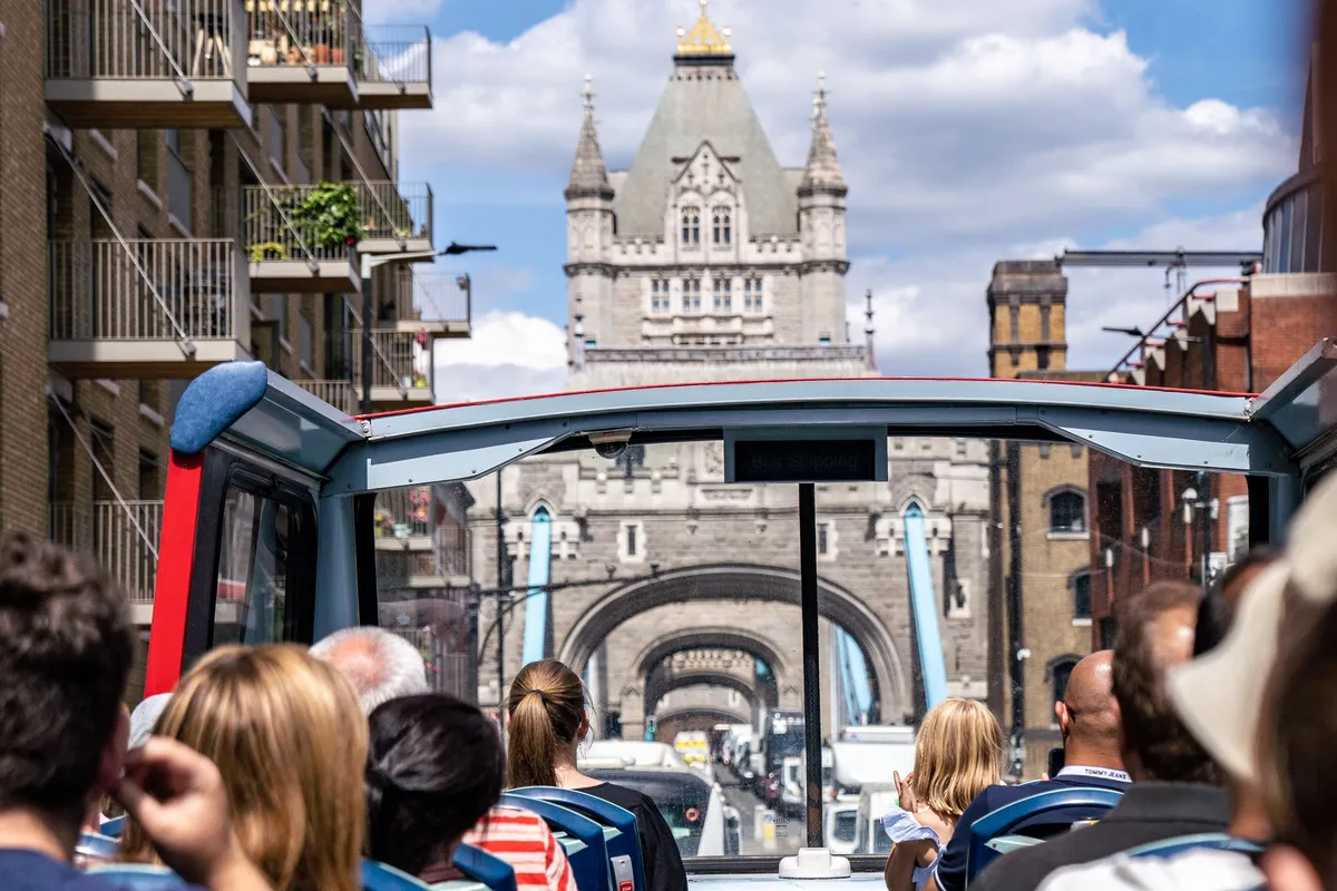 Learn about London's rich history and culture through informative multilingual audio commentary