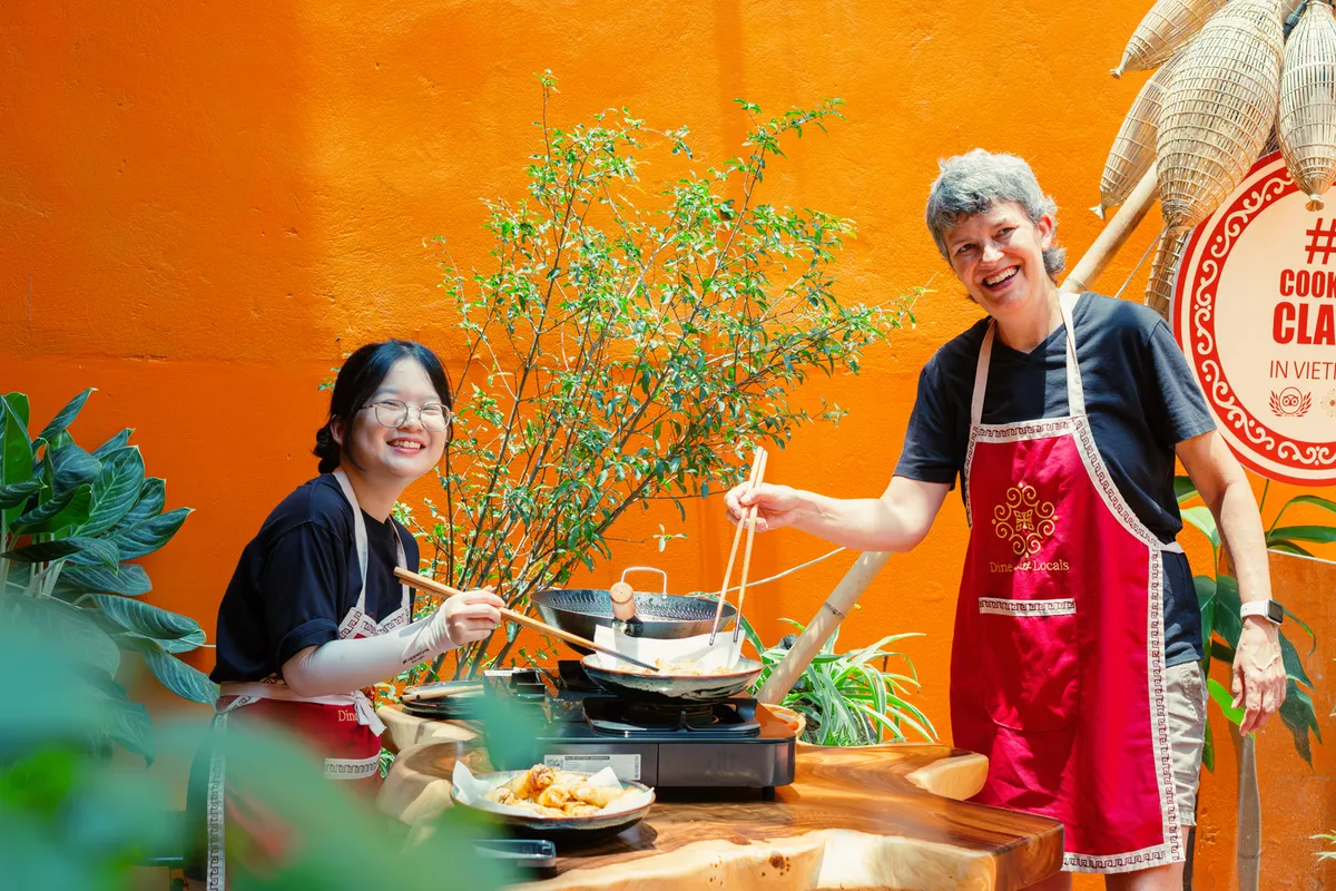 Wok and Roll: Cómo dominamos la comida callejera de Hanói con Dine With Locals