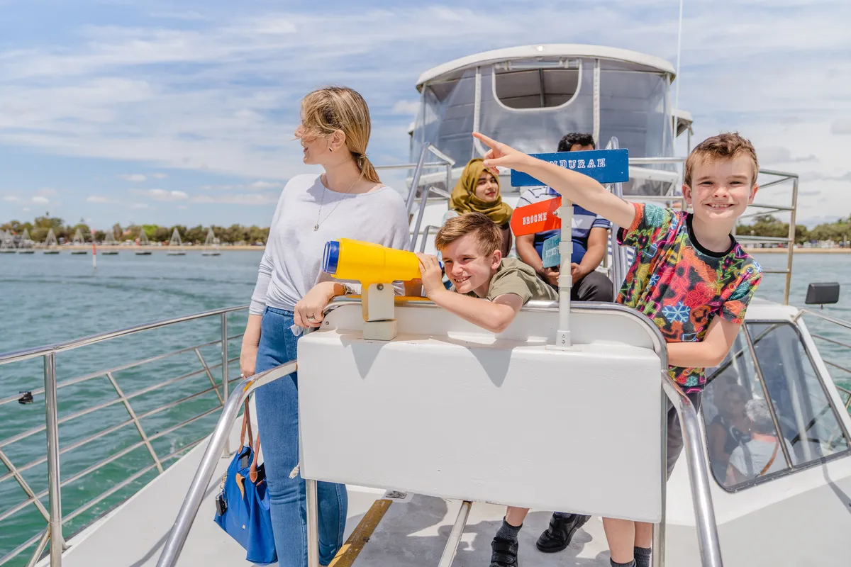 Profitez de vues imprenables sur le littoral pittoresque de Mandurah tout au long du voyage