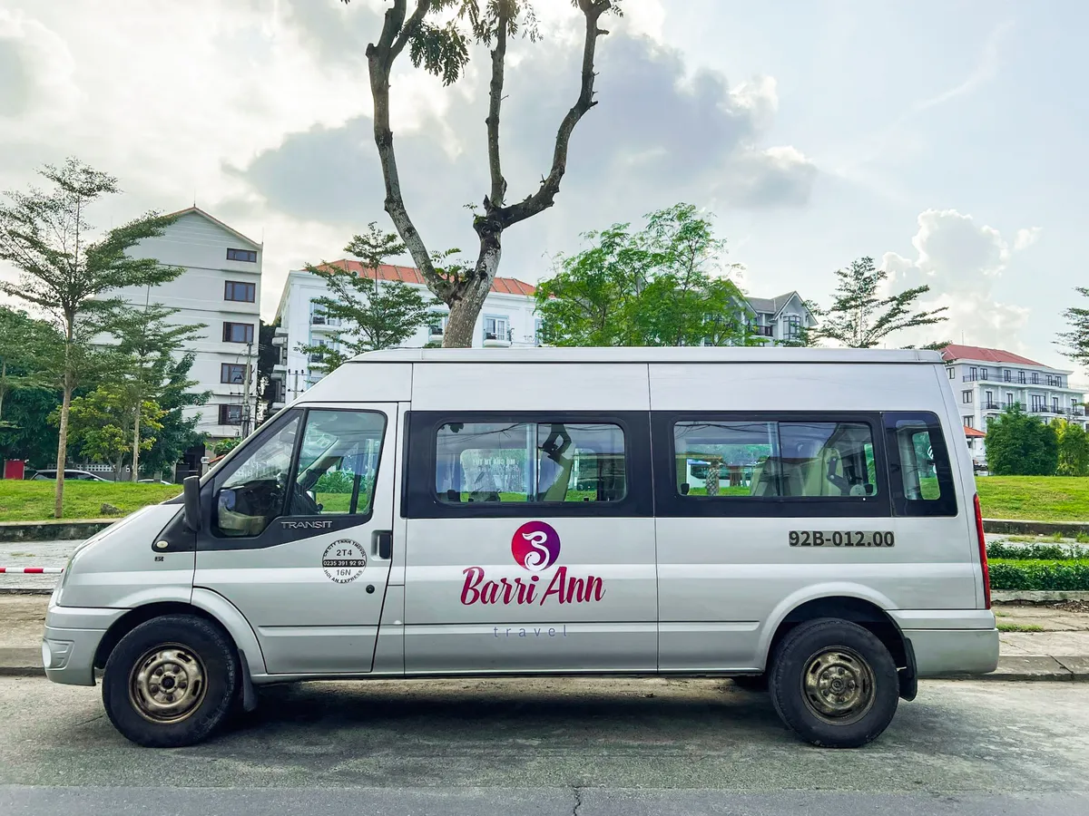 Instale-se rapidamente em Hoi An ou Da Nang com traslados de ônibus shuttle e comece sua aventura com facilidade!