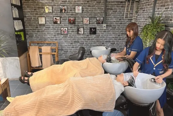 쿠알라룸푸르 워킹 온 선샤인 한국식 헤드스파 경험