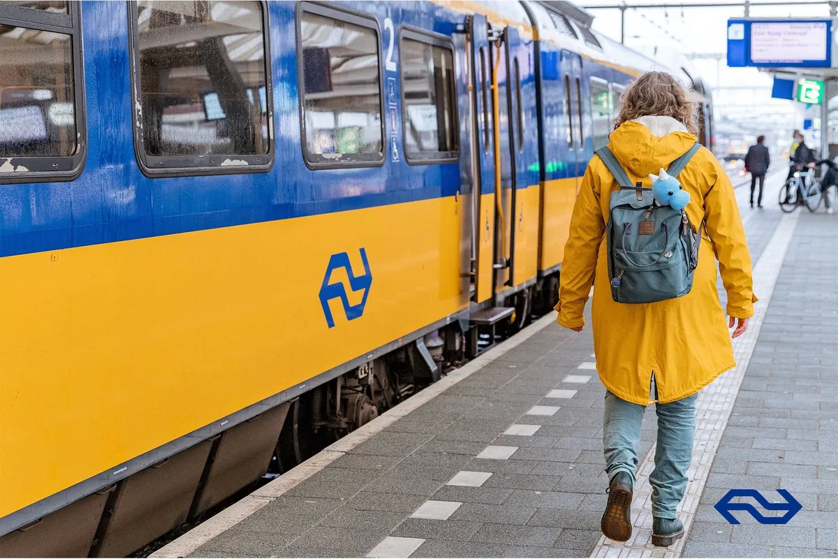 Taxi sparen: Warum der Schiphol-Zug der ultimative Amsterdam-Ankunfts-Hack ist