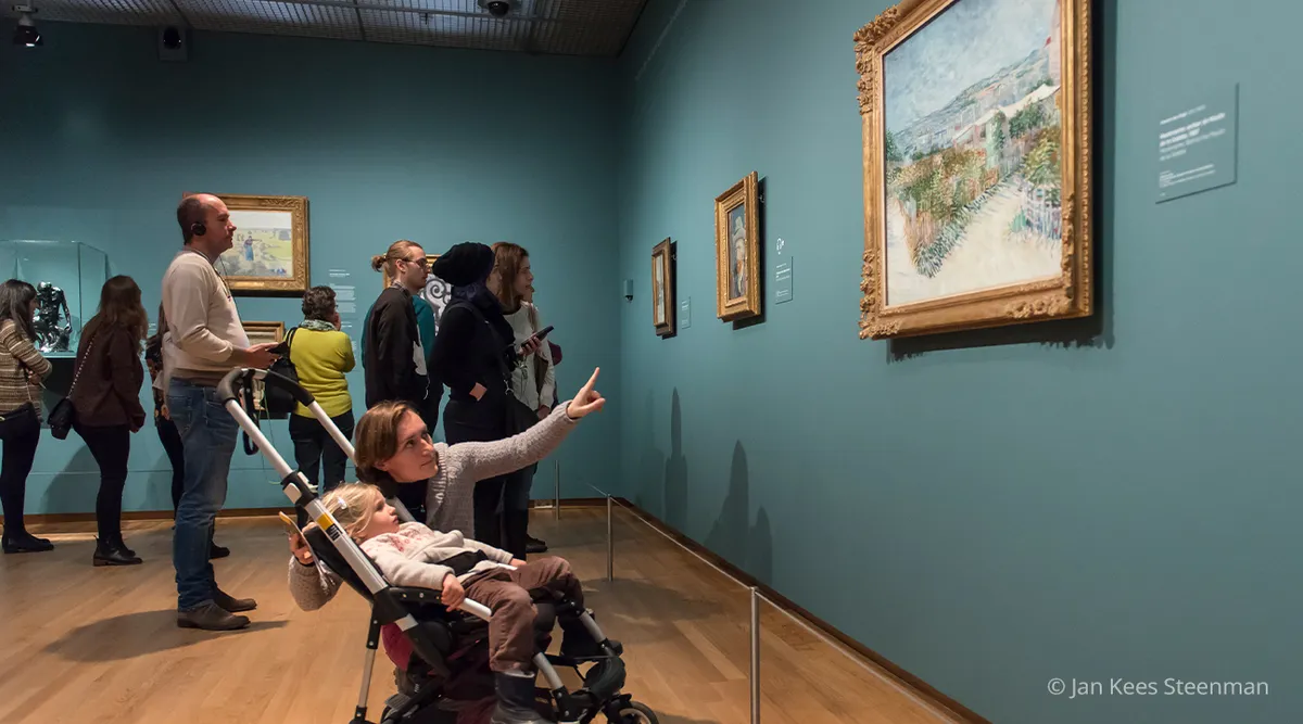 Bewundern Sie Highlights anderer Künstler, darunter Gauguins Les Misérables und Monets Tulpenfelder bei Den Haag
