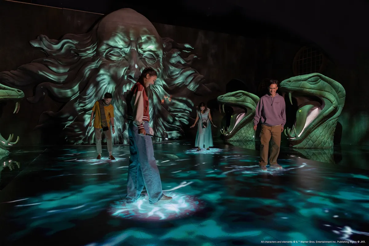 Phòng Chứa Bí Mật (Chamber of Secrets): Đi sâu vào những ngóc ngách đáng sợ của Hogwarts, nơi con rắn Basilisk huyền thoại ẩn mình trong bóng tối