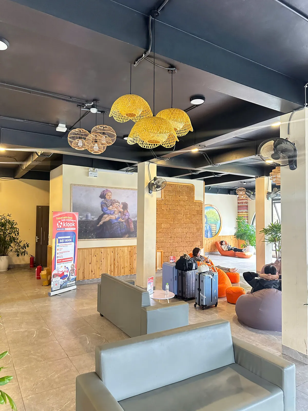 Salon Klook : Consigne à bagages gratuite et espace de repos dédié aux clients Klook au bureau de Sapa - 2ème étage