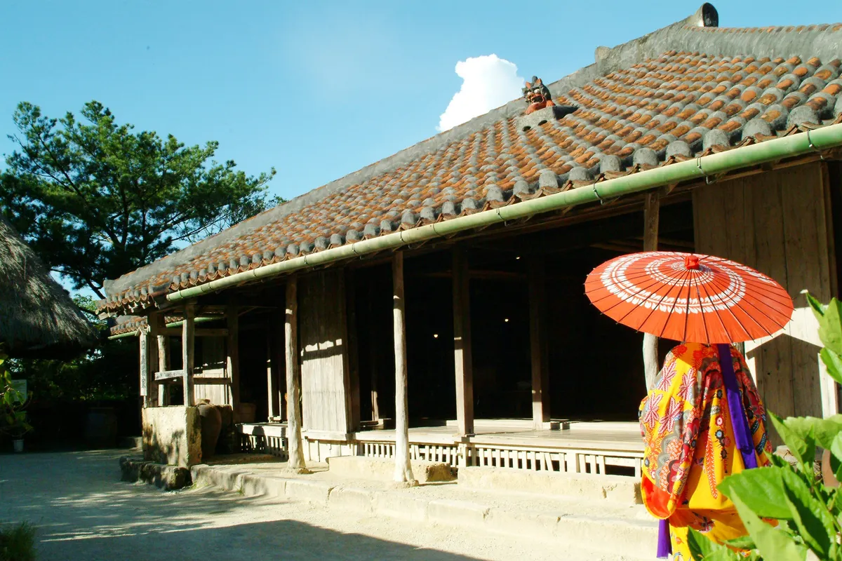 Enjoy and learn Okinawa traditional culture at Ryukyu Mura village