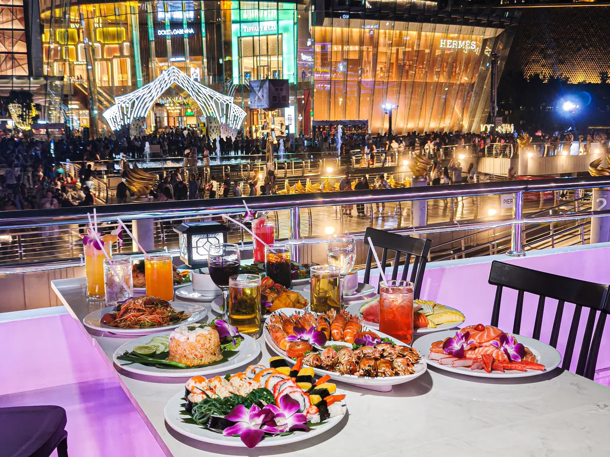 Sail in Style: The Ultimate Luxury White Dinner Cruise Review in Bangkok