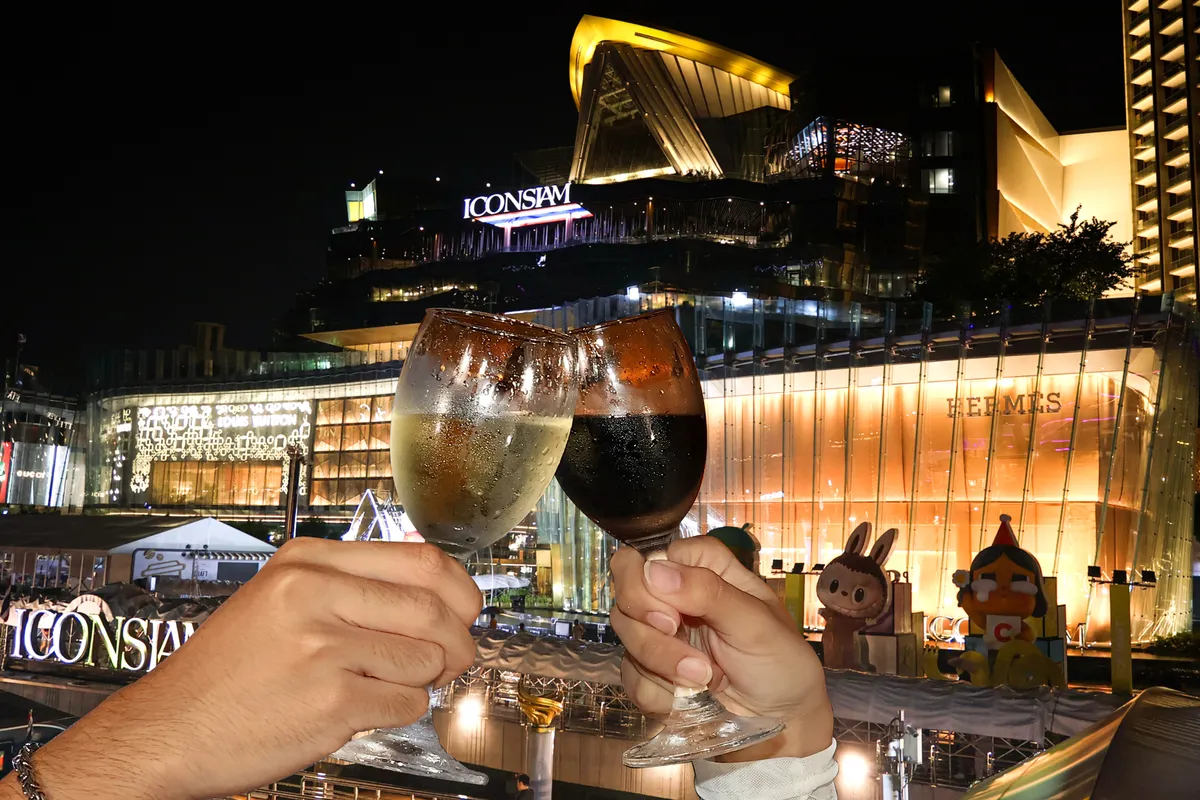 The Luxury White Dinner Cruise in Bangkok