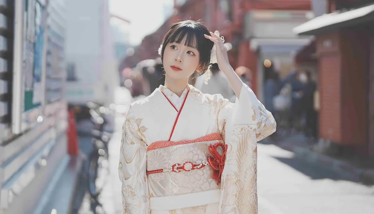 Elegance Near Kaminarimon: A Deep Dive into YAE Kimono Rental Asakusa