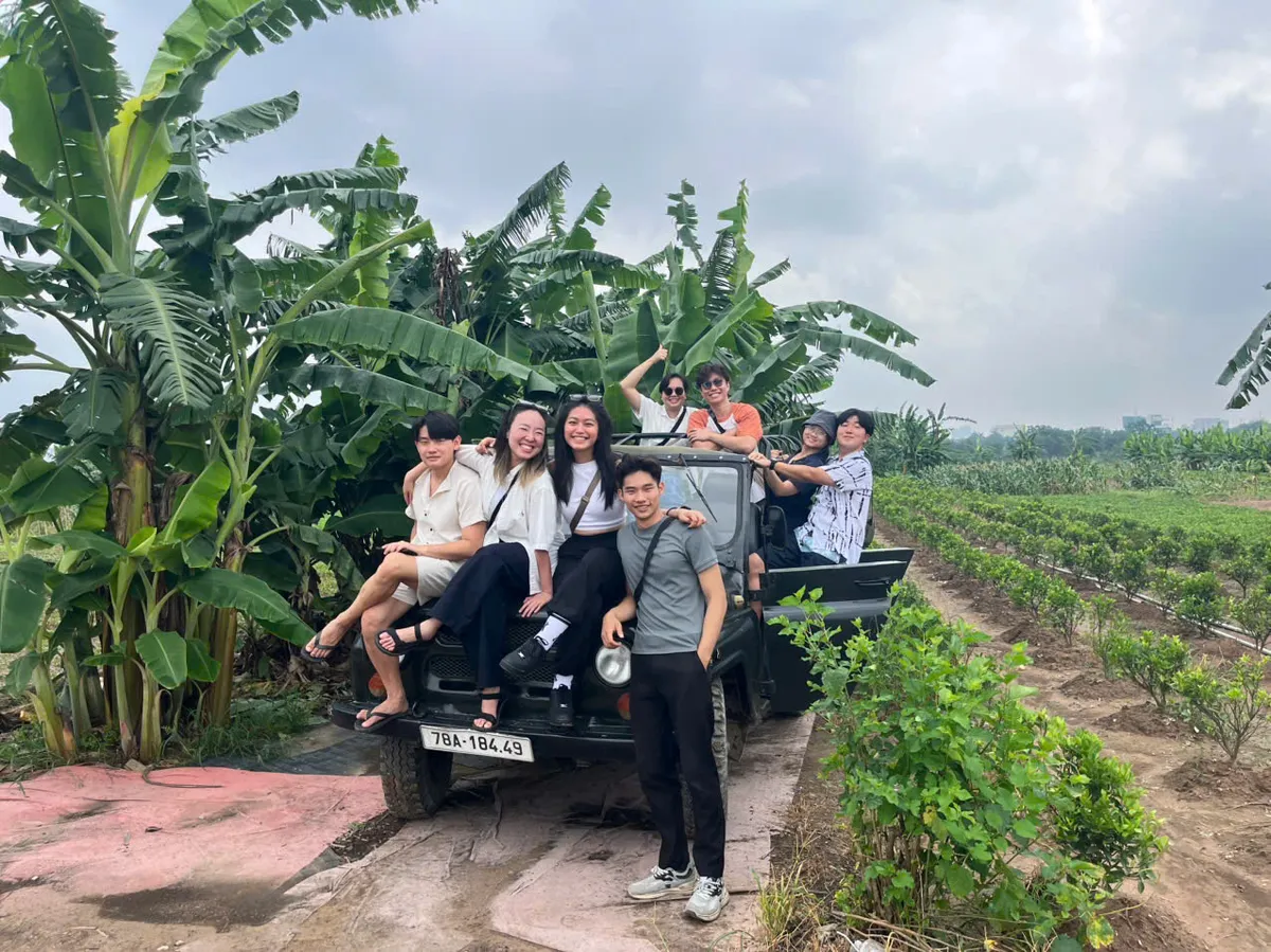 Viajando a Través de la Historia: Por Qué Este Tour en Jeep por Hanói es Imprescindible para Familias