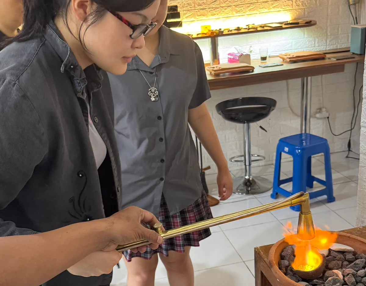 Crafting Memories: Why Your Family Needs to Try This Silver Jewelry Class in Seminyak