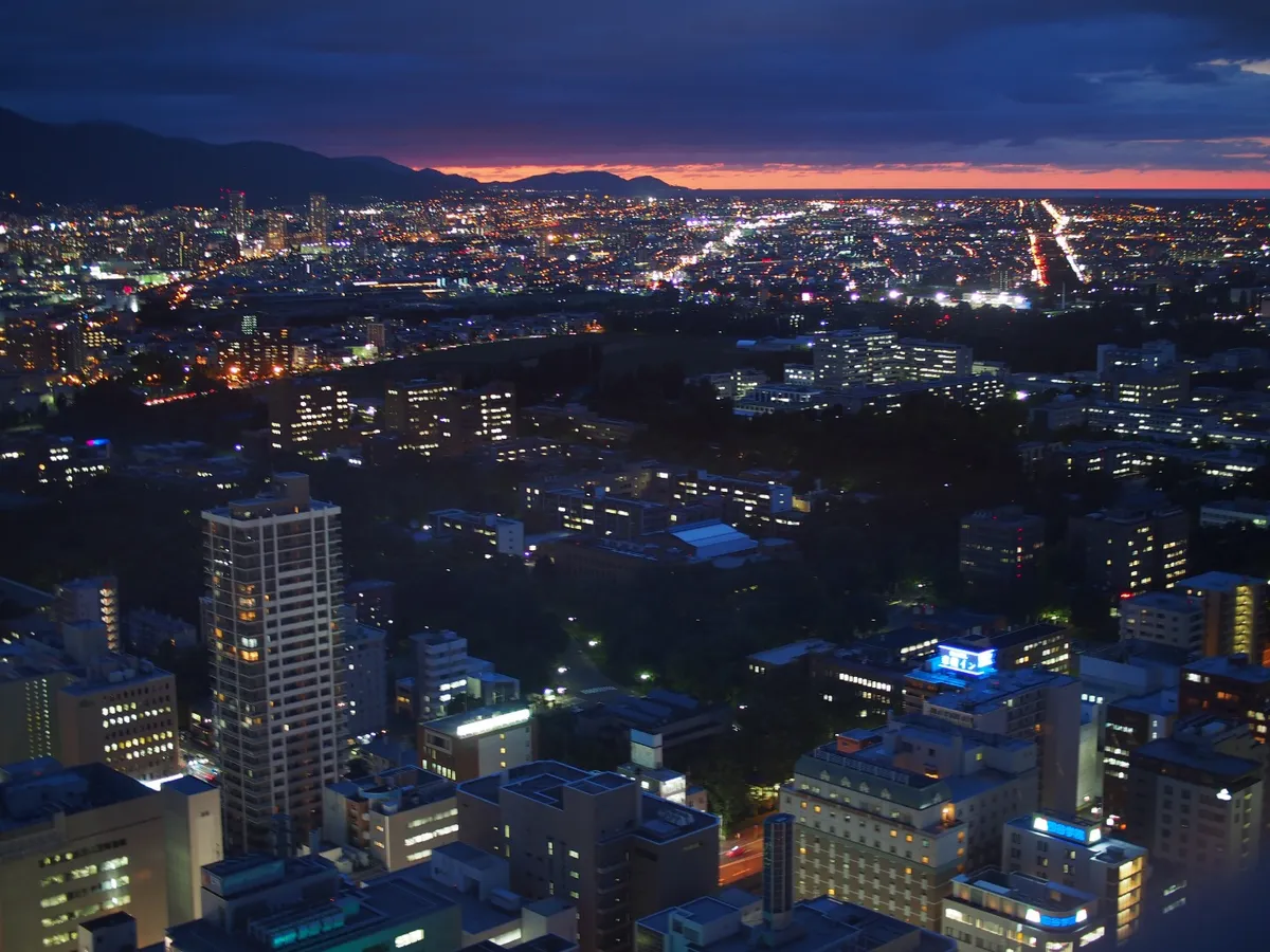 El Secreto Celestial de Sapporo: ¿Vale la Pena el Mirador T38 de la JR Tower por tu Yen?