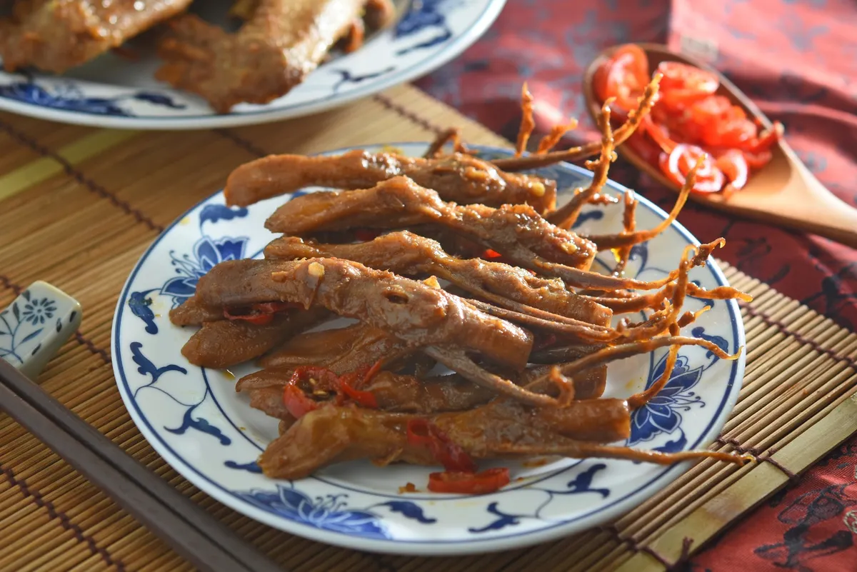 The Flavor of Ximending: A Deep Dive into Shanghai Lao Tien Lu's Famous Braised Delicacies