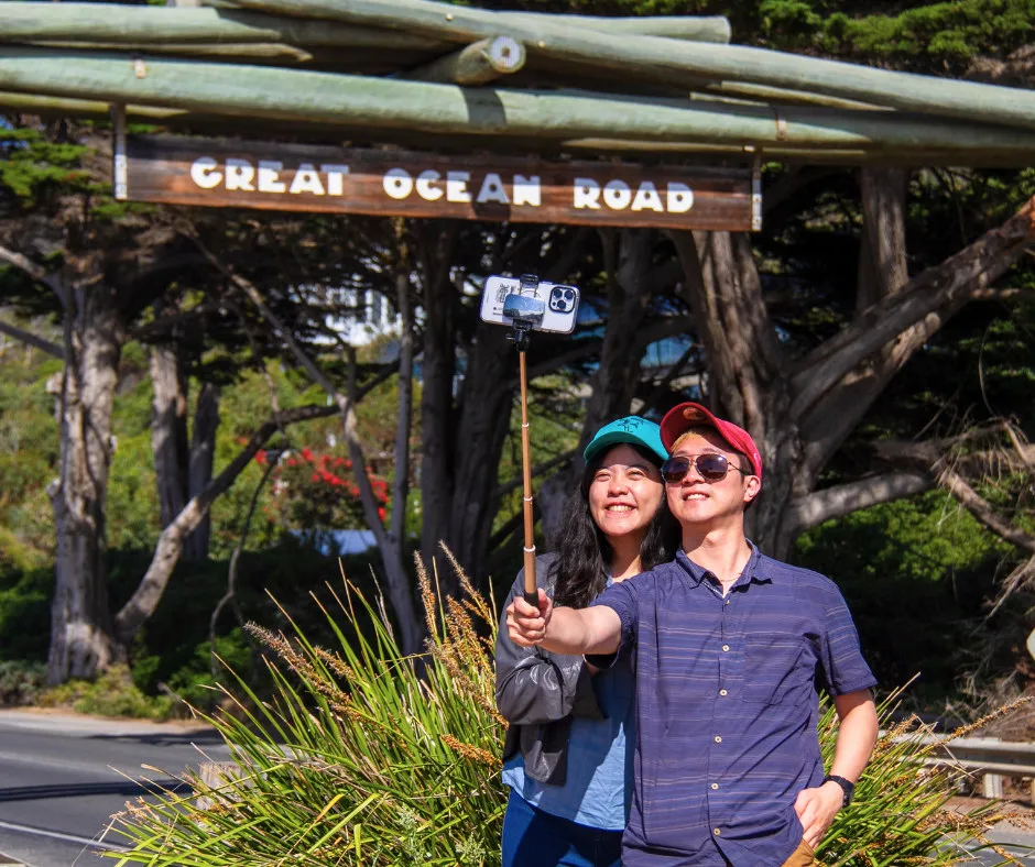 Snap the perfect shot at the Memorial Archway, where nature and history meet for a picture-perfect moment.