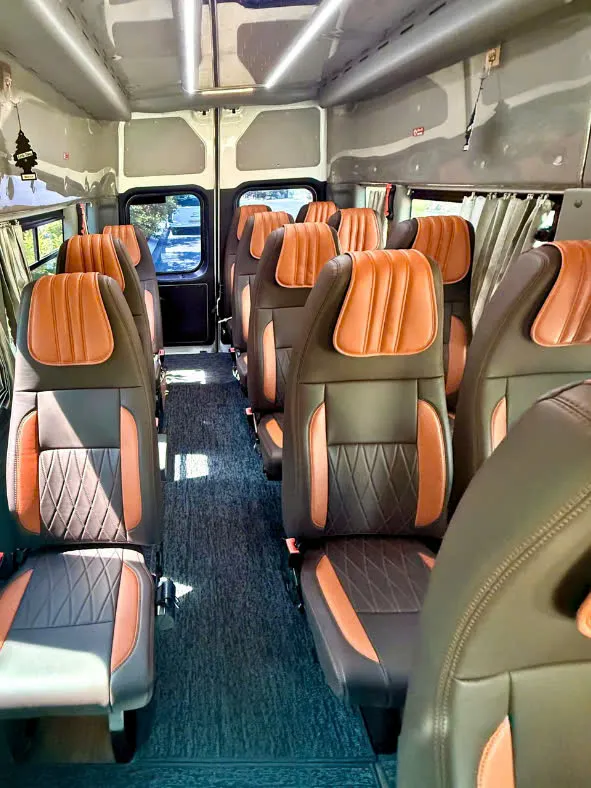 iHome Transfer 16-Sitzer Bus