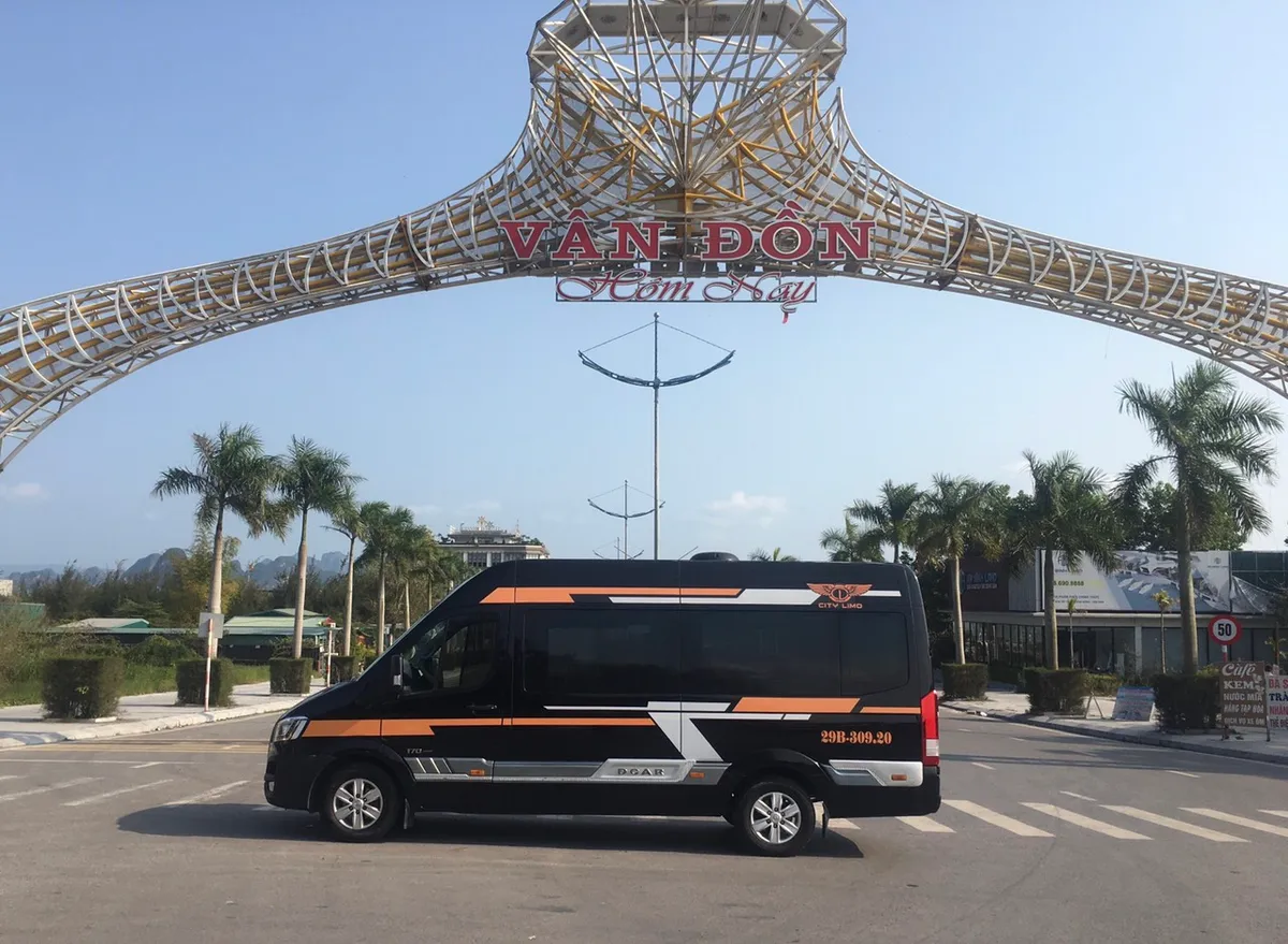 Komfortabler Minivan-Transfer Hanoi - Halong und umgekehrt