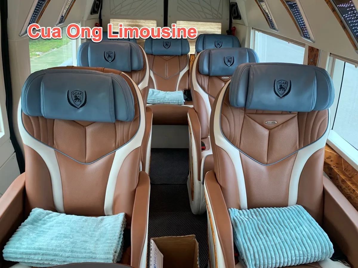 Innenraum des 9-11 Sitzer Minibusses (Cua Ong Limousine)