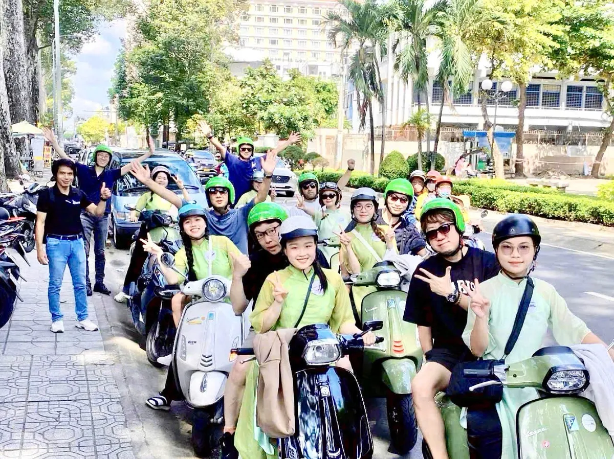 Unveiling Saigon's Soul: An Unforgettable Motorbike & Street Food Journey!