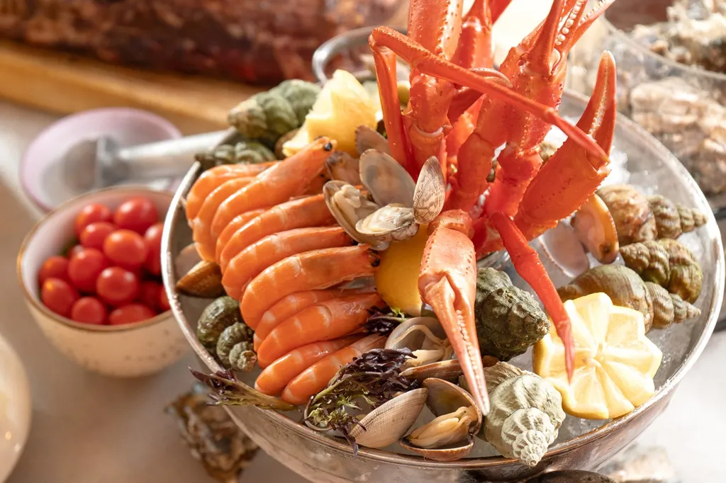 Buffet du Courtyard by Marriott Hong Kong | MoMo Cafe | Buffet déjeuner, Buffet dîner