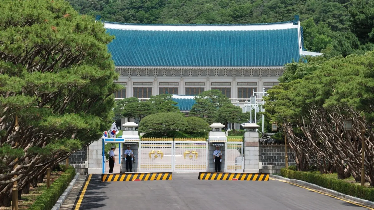 The Ultimate Seoul Time Machine: Exploring Palaces and Peaks in One Epic Day