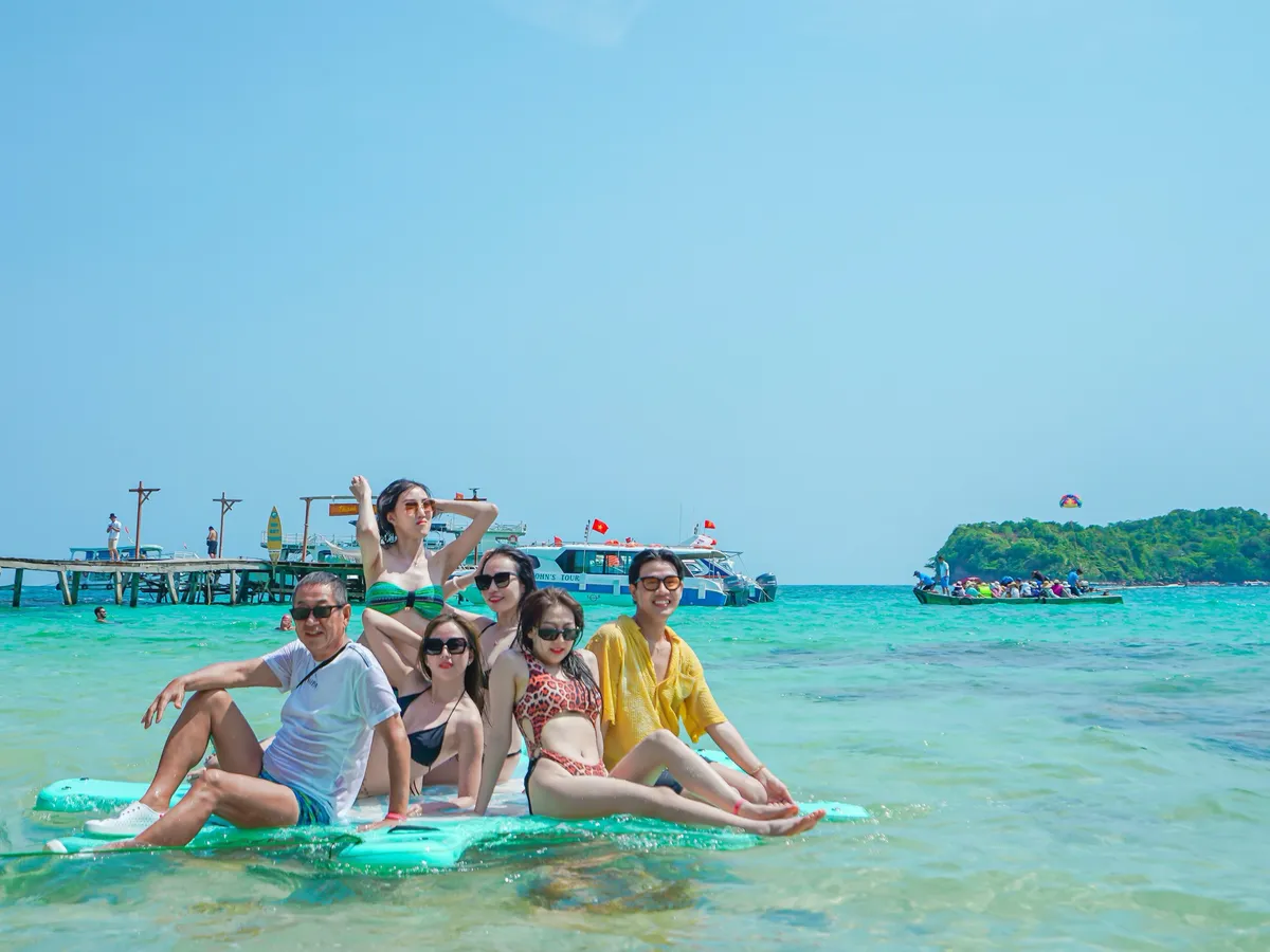 Tour cano 4 đảo Phú Quốc, cáp treo & Công viên nước Aquatopia