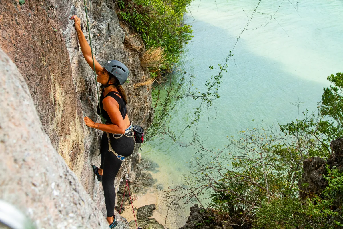 Cursos de escalada en roca en Railay Beach por King Climbers