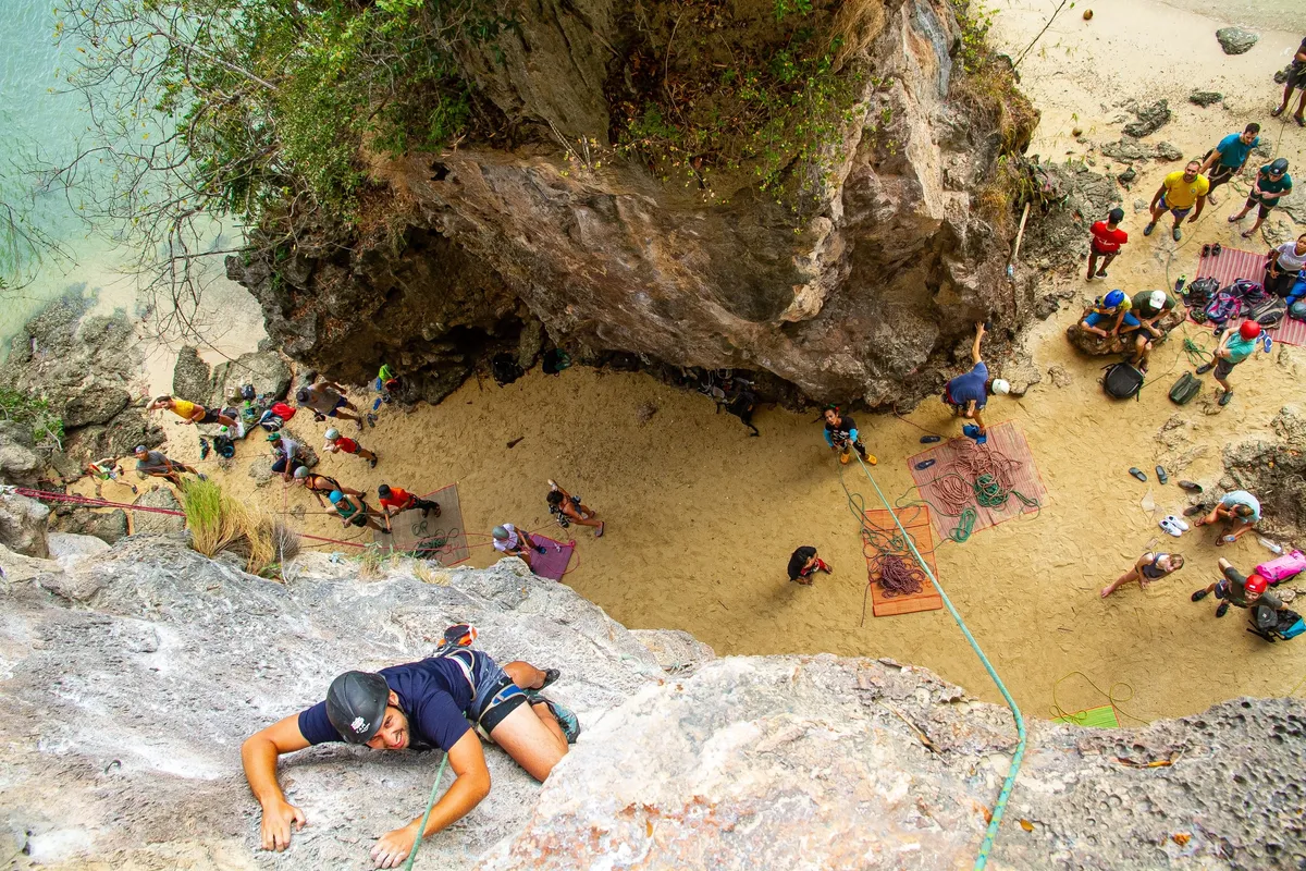 Cursos de escalada en roca en Railay Beach por King Climbers