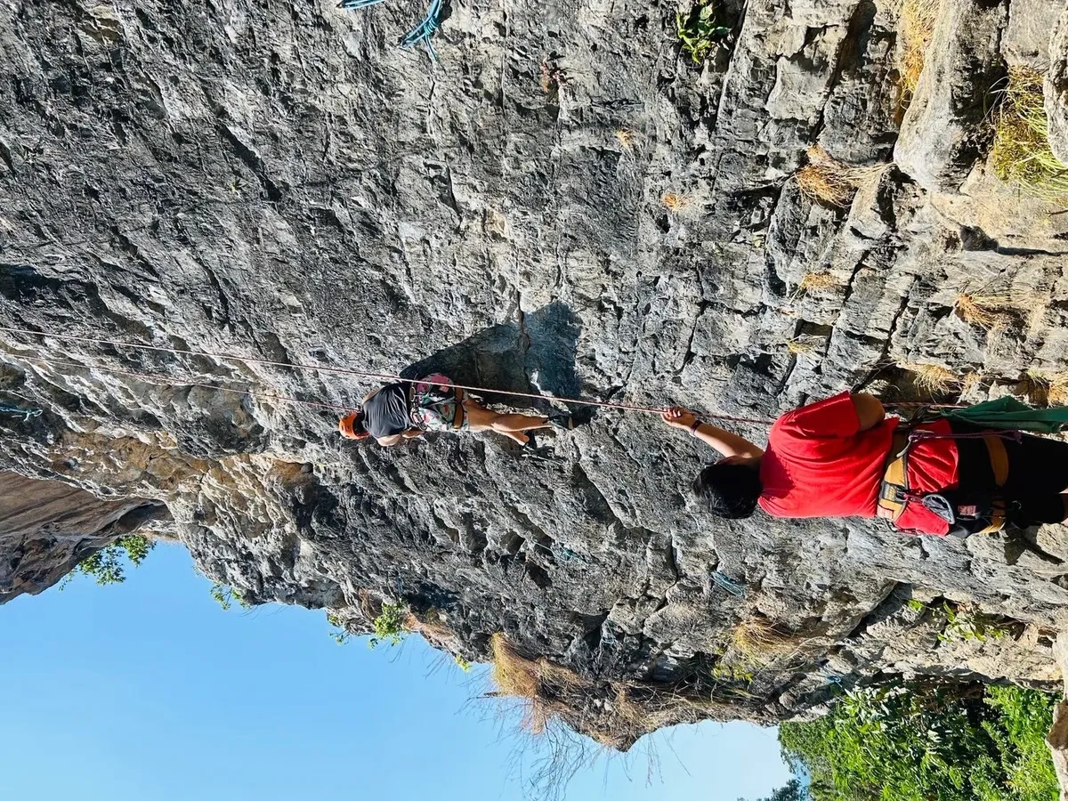 Cursos de escalada en roca en Railay Beach por King Climbers