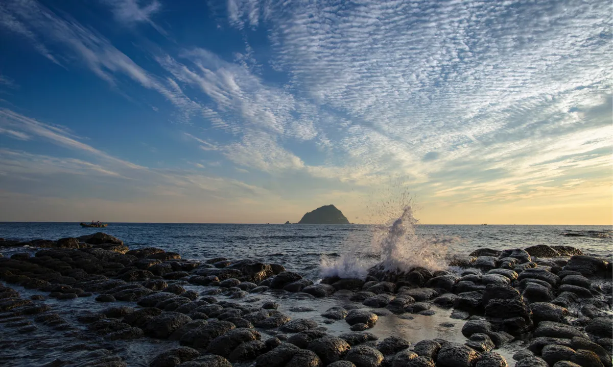 Unlocking Keelung's Coastal Majesty: An E-Ticket Review of Heping Island Park