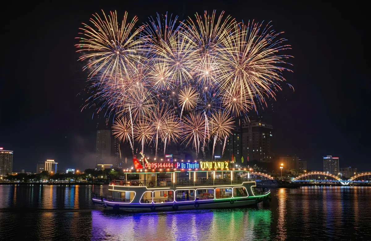 Ночная река Хан от Vinh Anh Cruise в Дананге