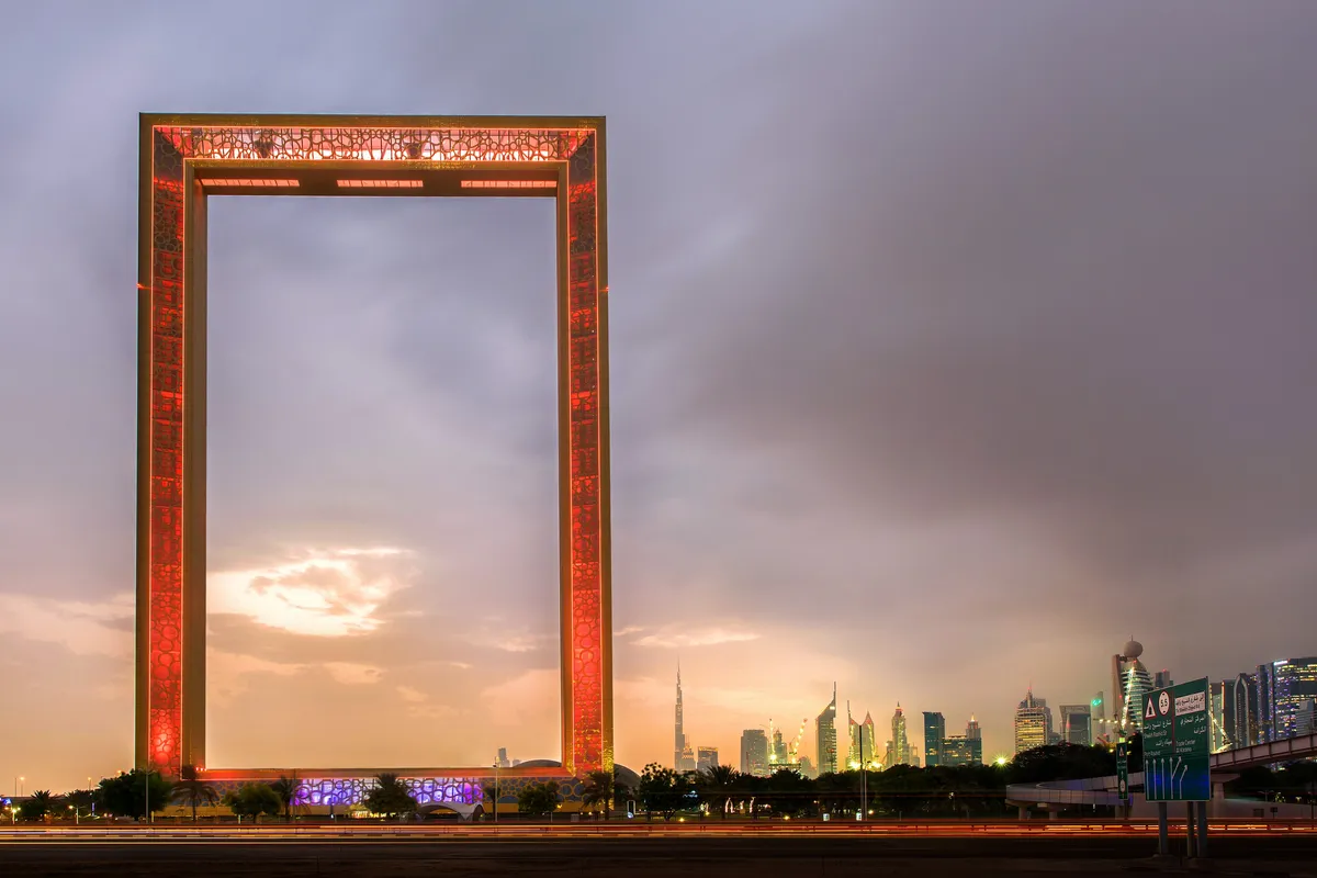 Reseña del Dubai Frame: Elevándose Alto, Uniendo Eras – ¡Tu Guía Definitiva!