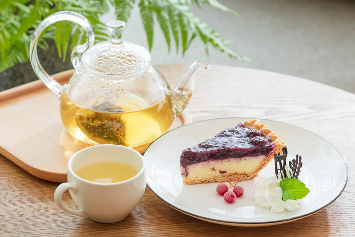 Enjoy delicious snacks and tea after the massage
