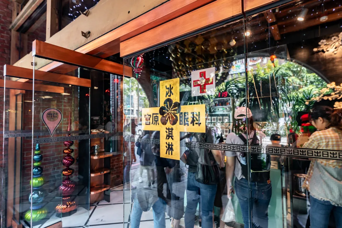 Chasing Sunsets & Street Art: Why Taichung's Day Tour is a Must-Do Adventure!