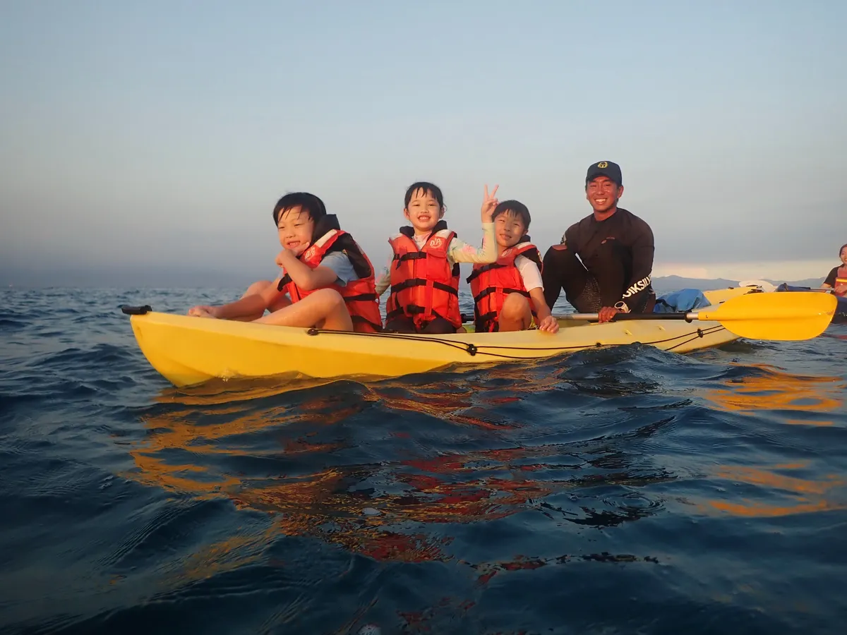 The instructor will assist with taking photos during the voyage to capture your unforgettable canoe adventure memories.