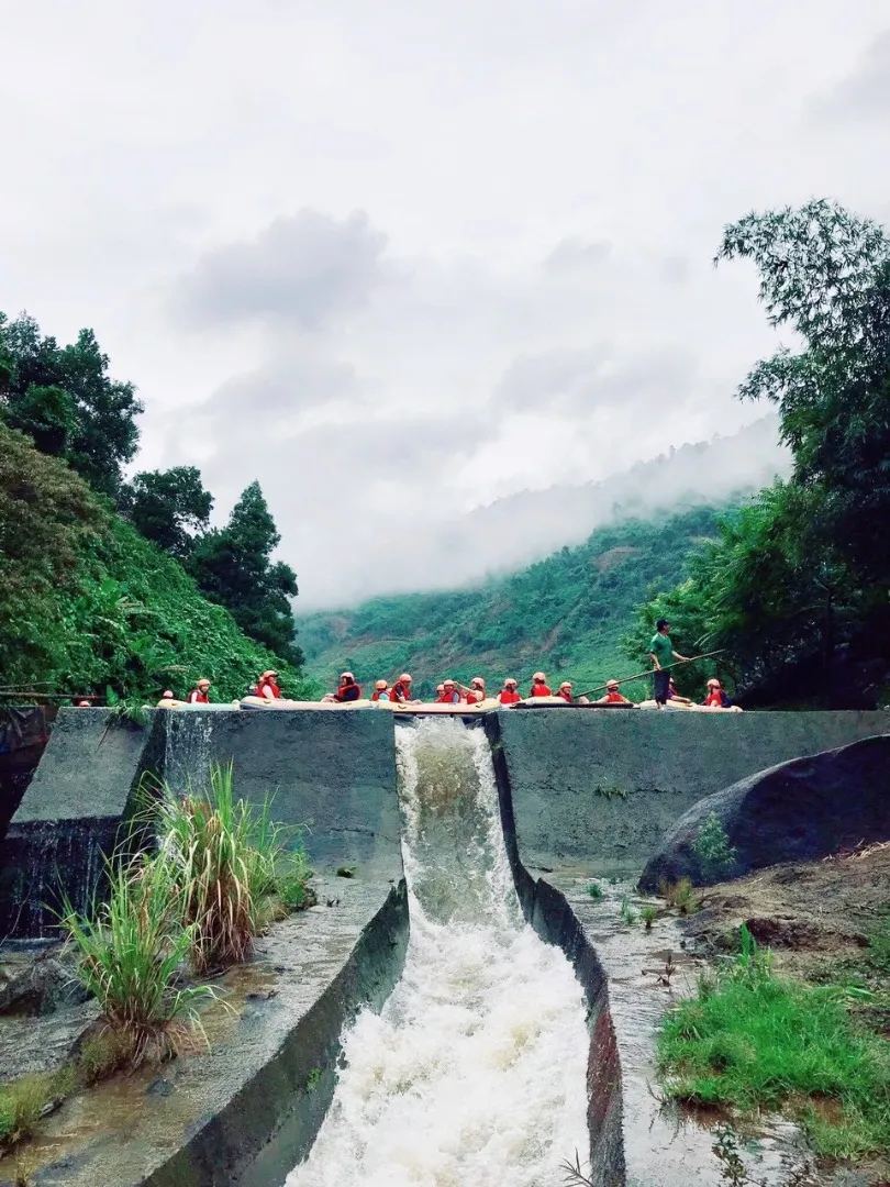 Abgetaucht im Paradies: Ein praktischer Leitfaden für Hoa Phu Thanh Rafting in Da Nang