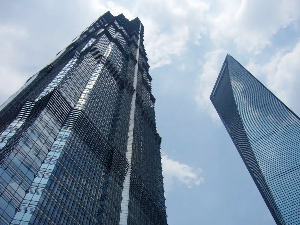 On the 88th floor observation deck, you can get a panoramic view of Shanghai city