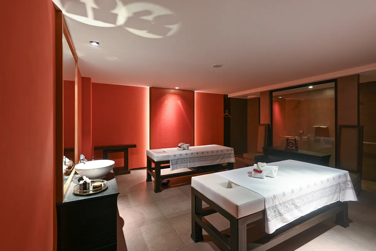 A Soothing Escape in the City: Reviewing Health Land Asoke Spa in Bangkok