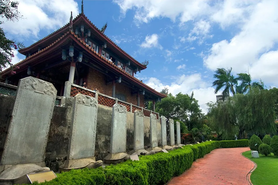 Chihkan Tower in Tainan: A Family-Friendly Journey Through Taiwan's Enduring History!