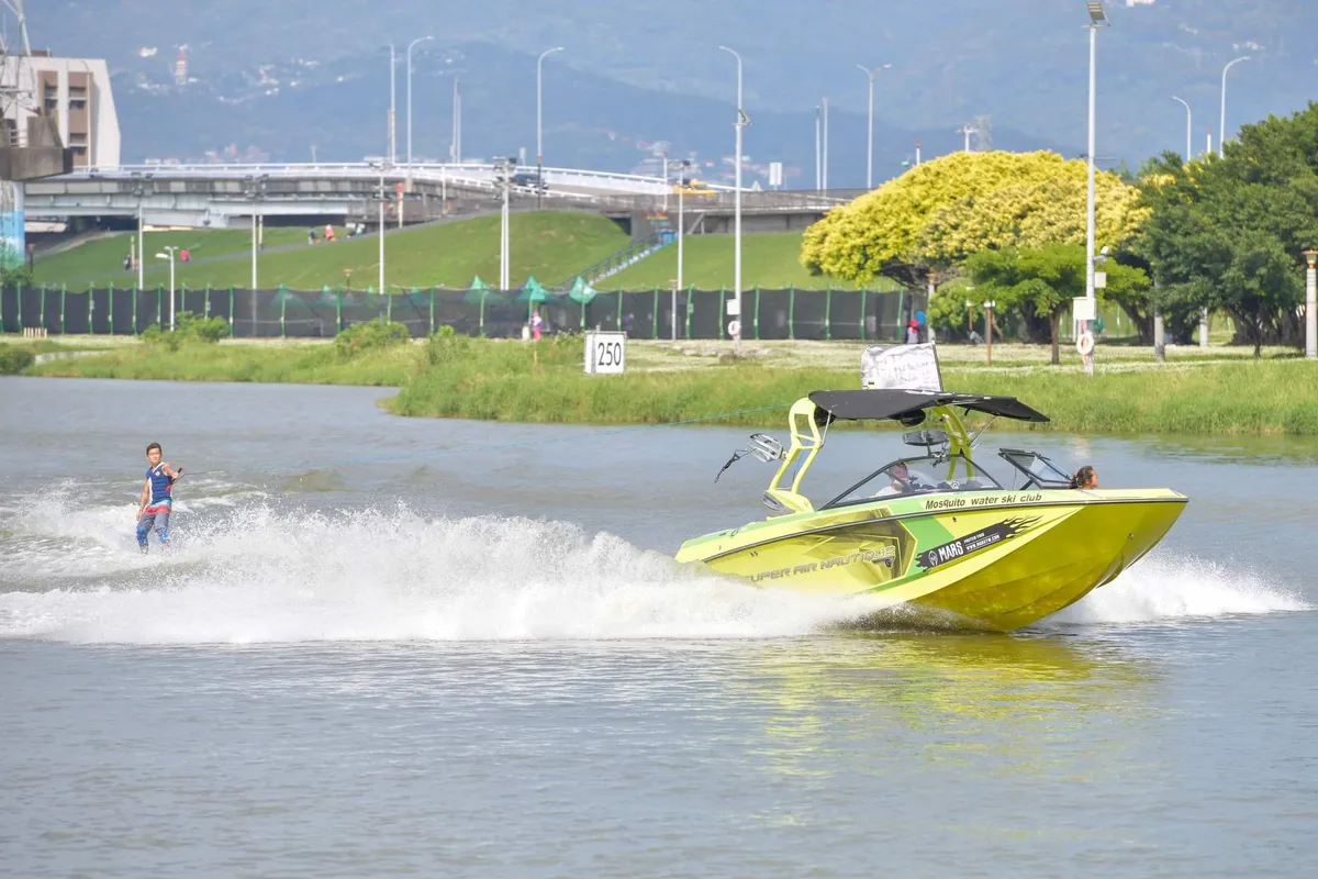 Surfando a Esteira em Taipei: Por que o Breeze Canal é o Ápice da Adrenalina de Fim de Semana