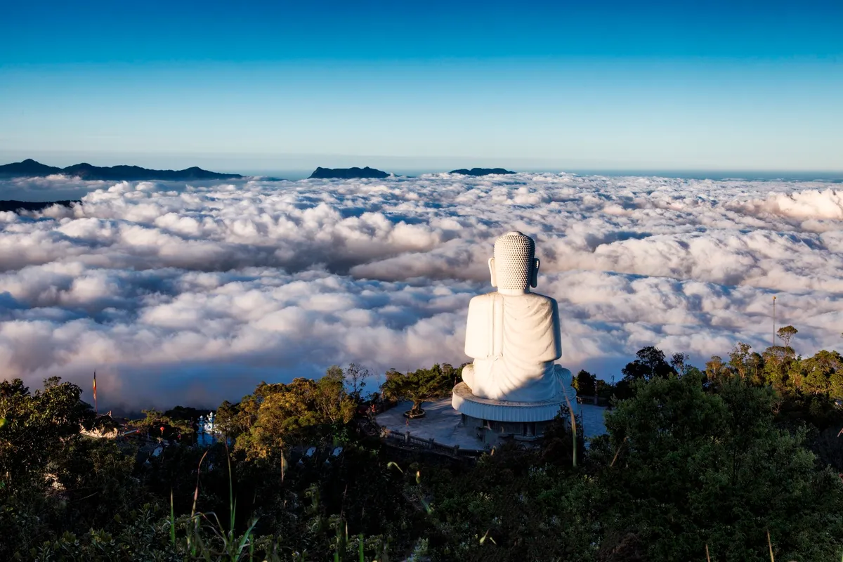Ba Na Hills & Goldene Brücke: Ihr unverzichtbarer Budget-Reiseführer für Da Nangs Bergausflug