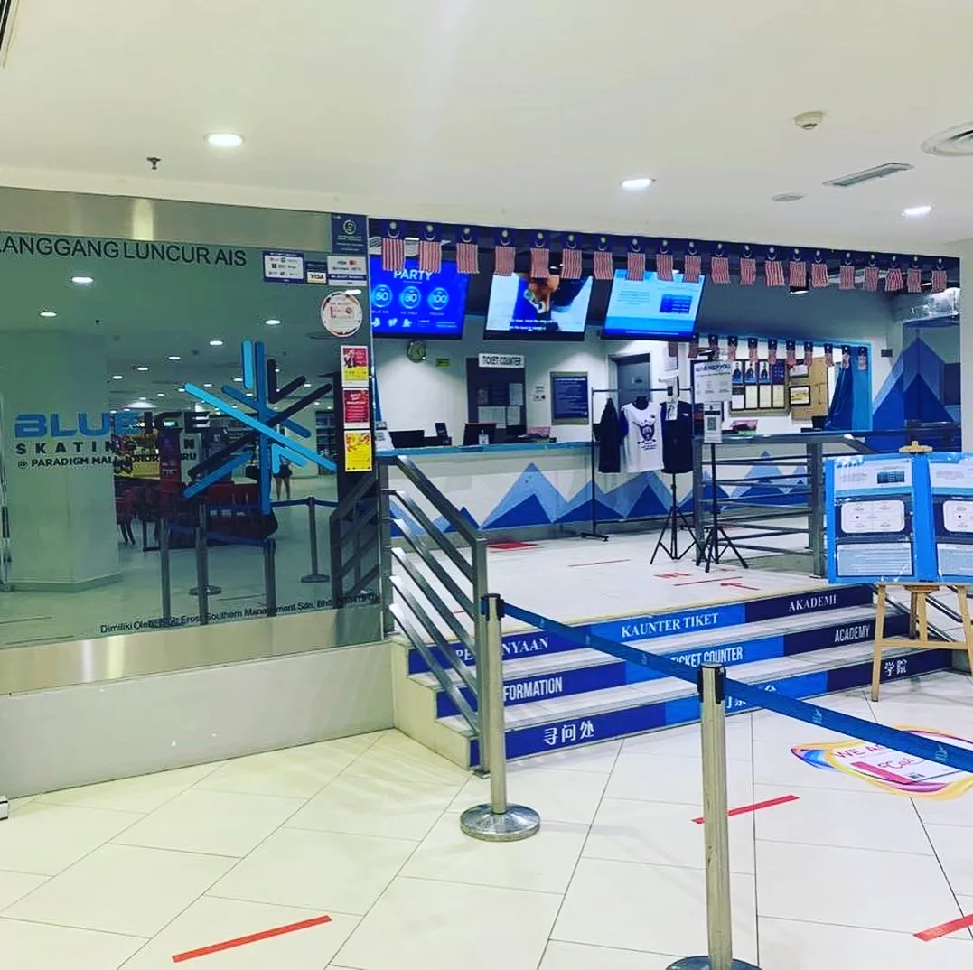 Chilling Out in Johor: A Family Guide to Blue Ice Skating Rink at Paradigm Mall