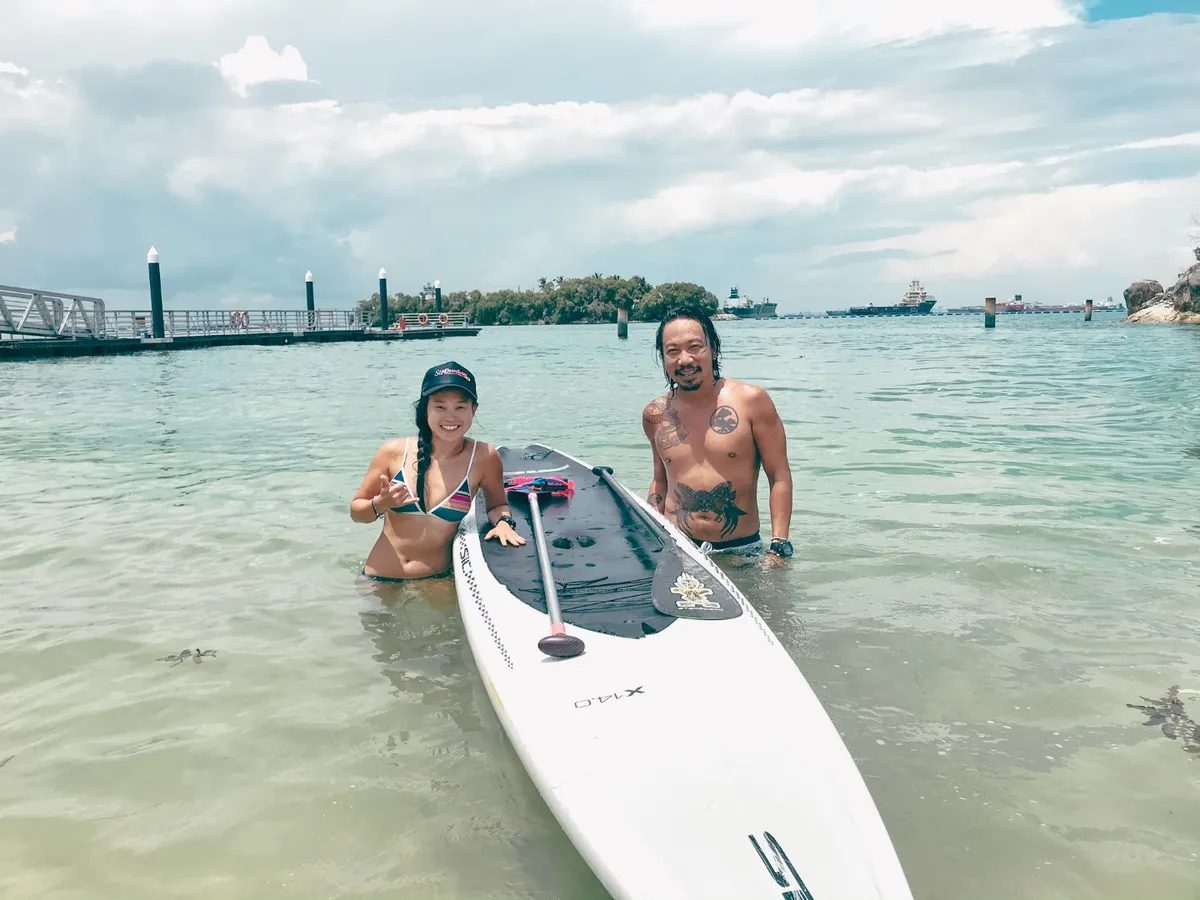 Bringen Sie Ihre Freunde und Familie für einen lustigen Tag auf dem Wasser mit.
