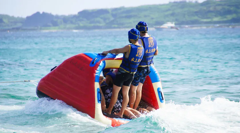 Trải nghiệm sự bùng nổ adrenaline khi bạn lao đi trên mặt nước.