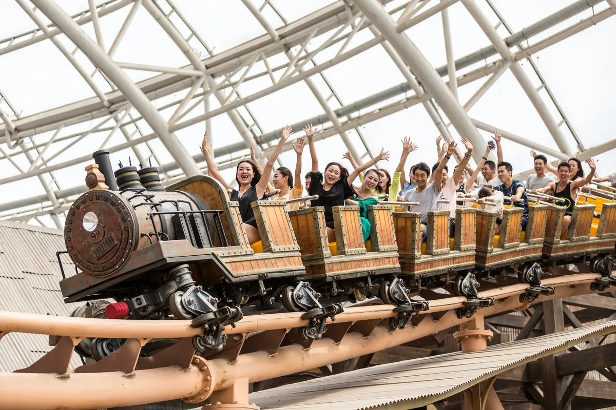 Experience the super-long wooden roller coaster of the North China Monorail, and feel the thrill of the sky and the earth