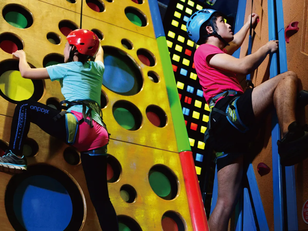 The only indoor, ultra-large extreme kinetic sports zone in Asia spanning 500-ping, featuring a climbing and rope adventure park, and a colorful ball pit and climbing park that children love.