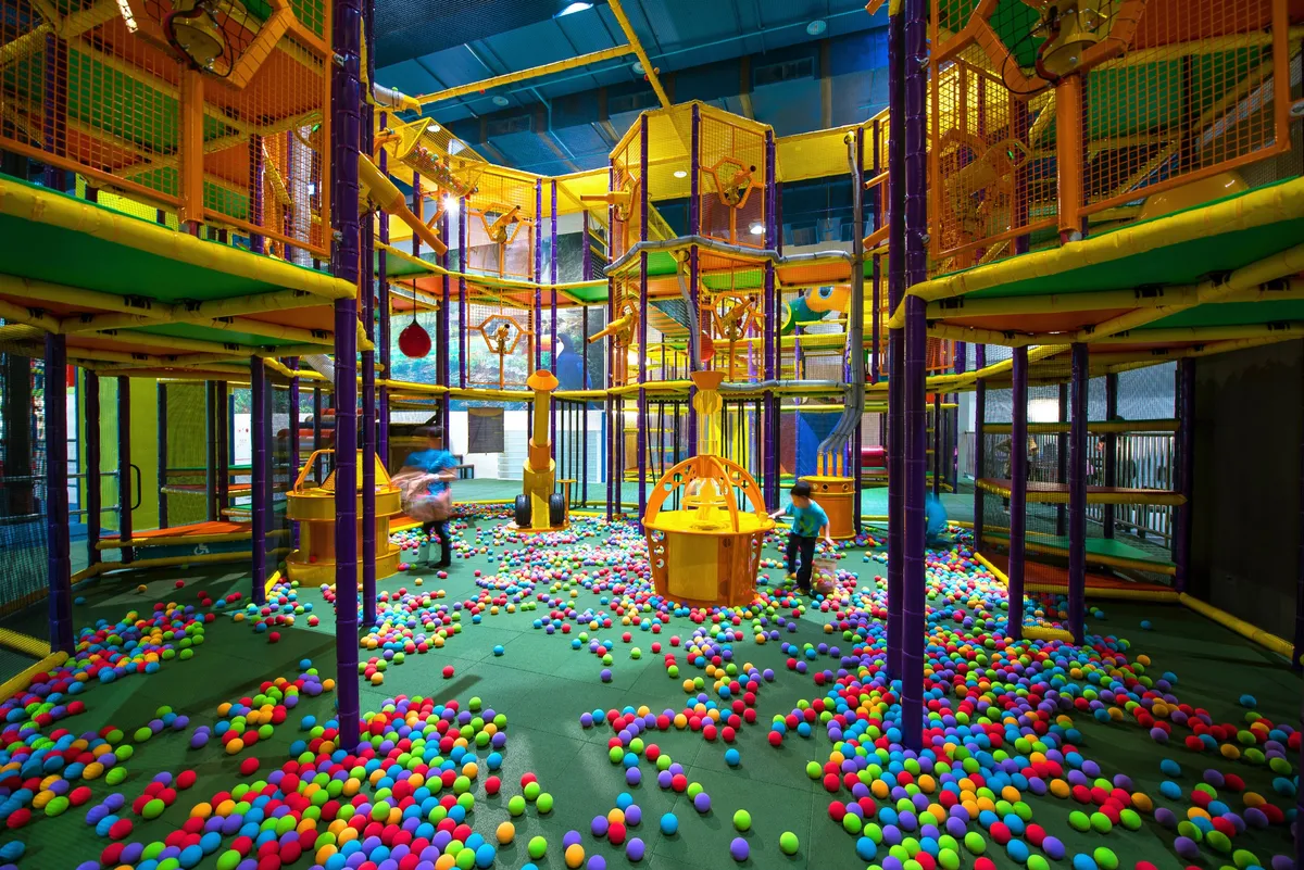 Colorful Ball Pit Climbing Gym: In addition to the super-sized ball pit, kids can play shooting games from a height of 8 meters. Because the balls are soft, both adults and children can have fun with peace of mind!