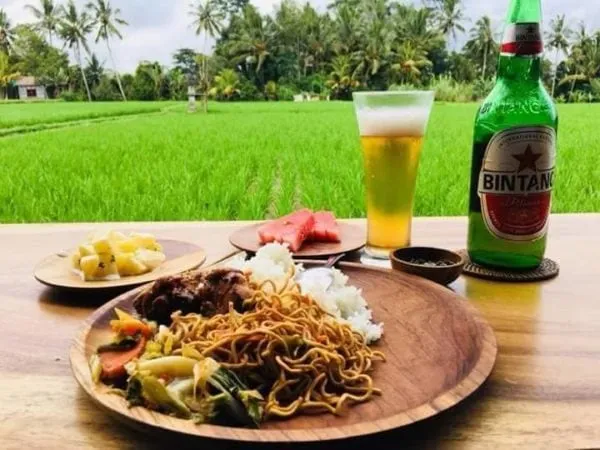 Enjoy buffet Indonesian lunch after your fun experience