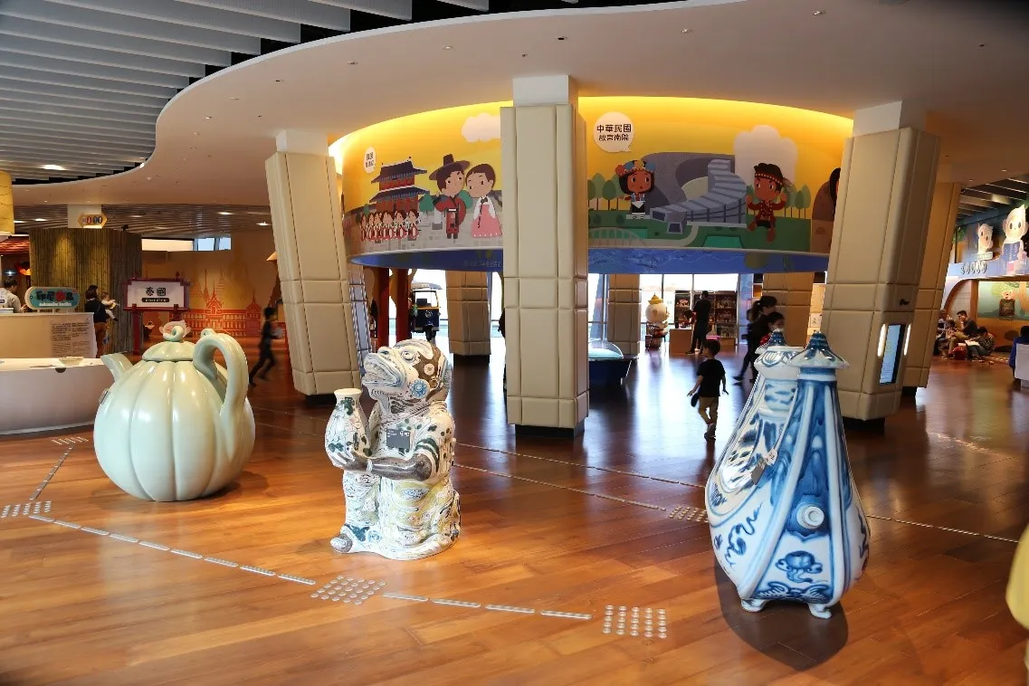 The Southern Branch of the National Palace Museum covers approximately 70 hectares, including 20 hectares for the museum area and 50 hectares for the park area.